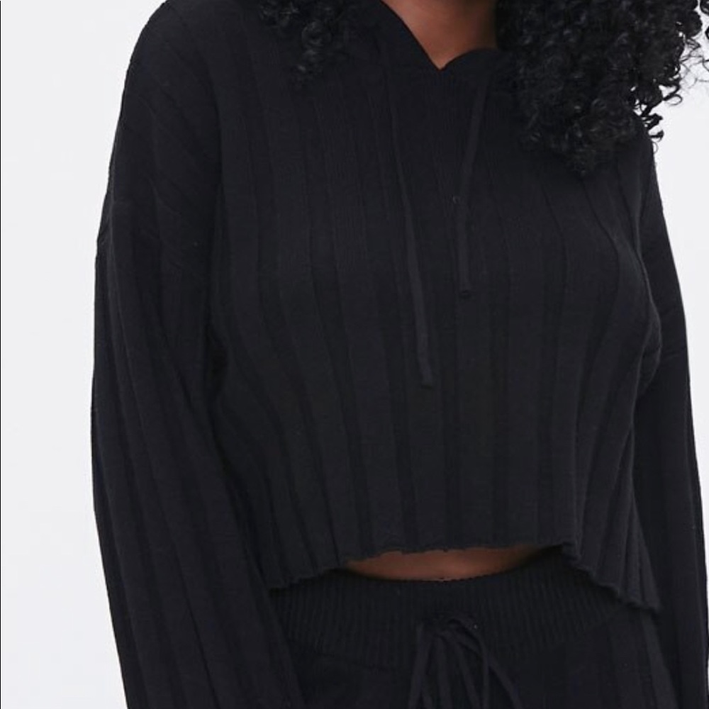 Matching set crop top hoodie & flared pants *new